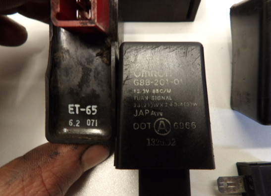 Relais unit Honda VT 700 750