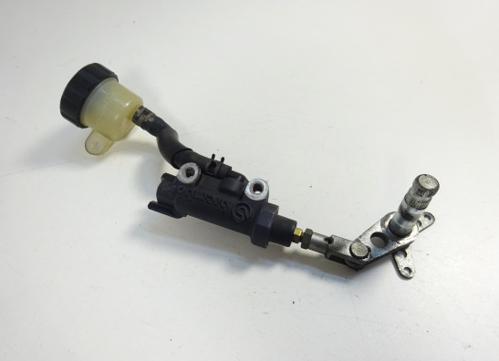 Rempomp achter Yamaha TDM