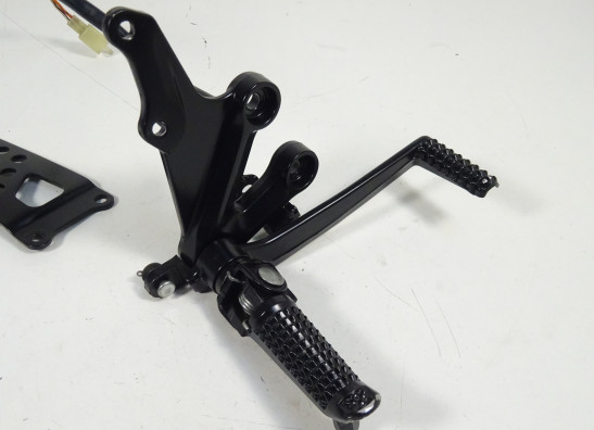 Main step holder right Suzuki GSX R 600