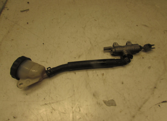 Rempomp achter Honda CBR 1000 F