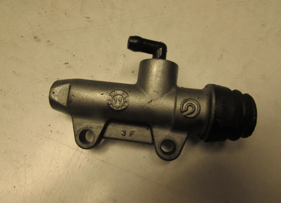 Rempomp achter Ducati Panigale S 1199