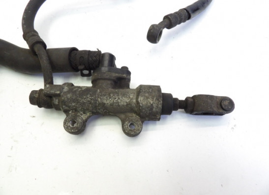 Rempomp achter Honda CBR 1000 F