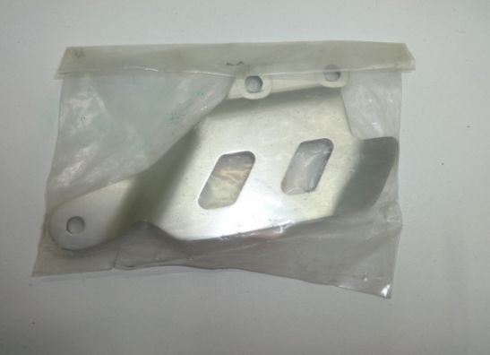 Fussrastetrager vorne rechts Suzuki GSX R 750