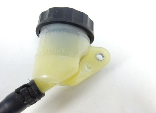 Rempomp achter Honda CBF 1000