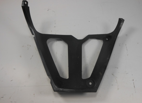 Cowl V shape under Suzuki GSX R 600