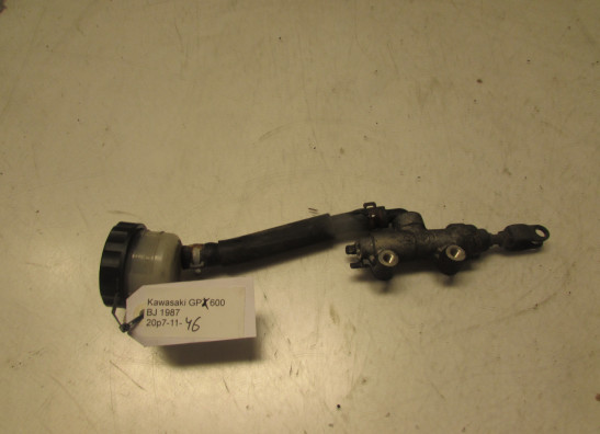 Rempomp achter Kawasaki GPX 600