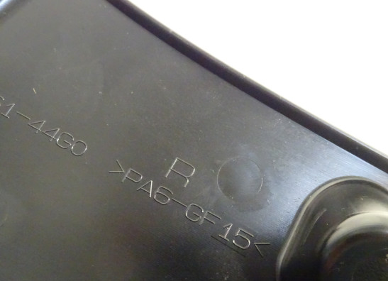 Cowl right small Suzuki GSR 600