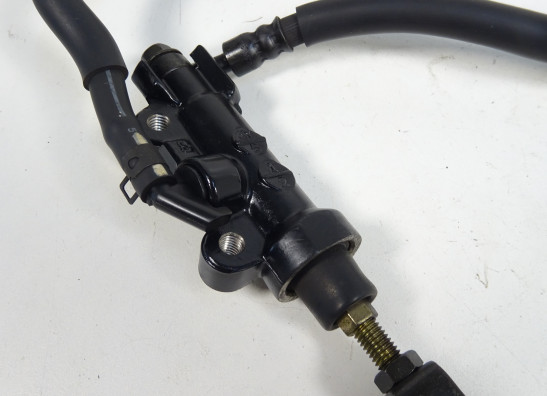 Rempomp achter Yamaha FZ6