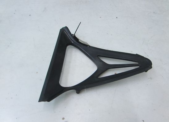 Cowl V shape under Yamaha YZF R6