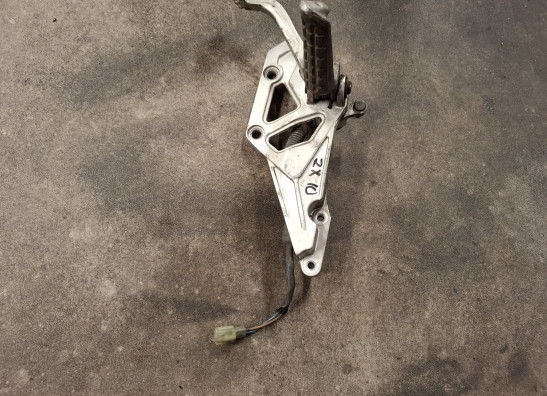 Fussrastetrager vorne rechts Kawasaki ZX 10 R