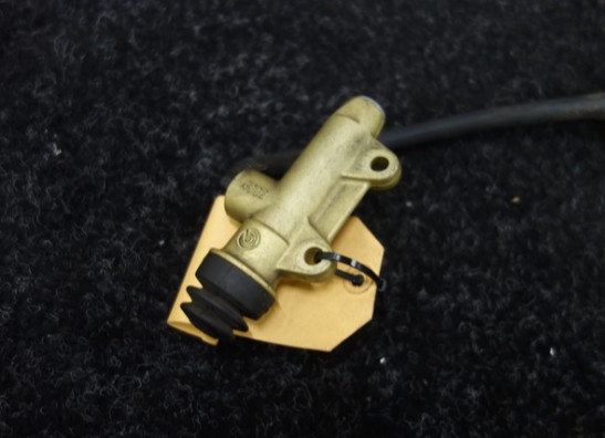 Rempomp achter Ducati Monster S4