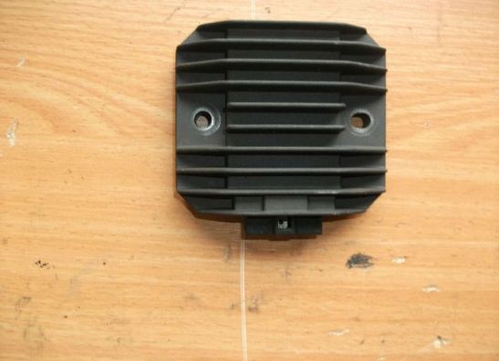 Regulator rectifier  Yamaha FZR 600