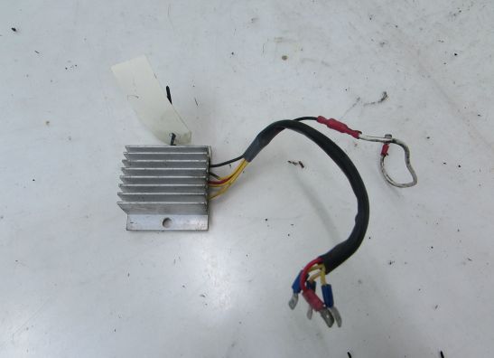 Regulator rectifier  Suzuki GSX 750