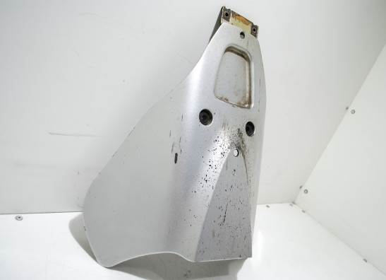 Cowl V shape under Suzuki GSX R 1300 Hayabusa