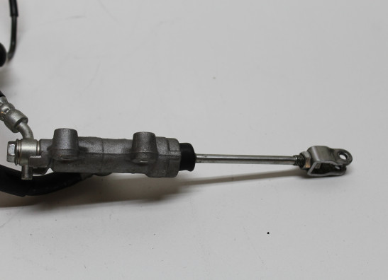 Rempomp achter Suzuki DL 650 V STROM