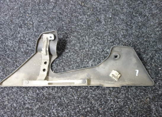 Cowl lower right Suzuki GSR 600