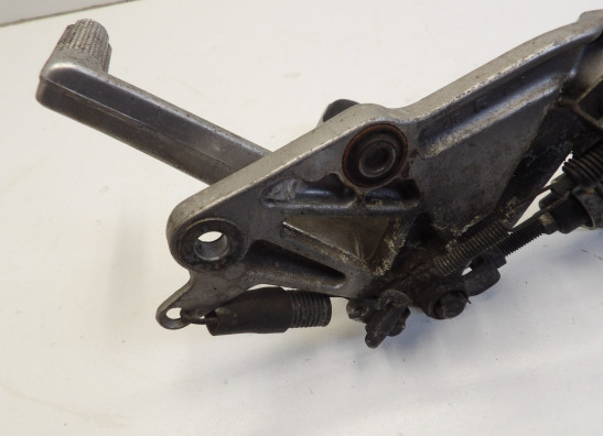 Fussrastetrager vorne rechts Suzuki RF 600