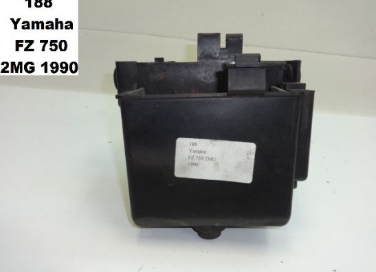 Batterie befestigung Yamaha FZ 750