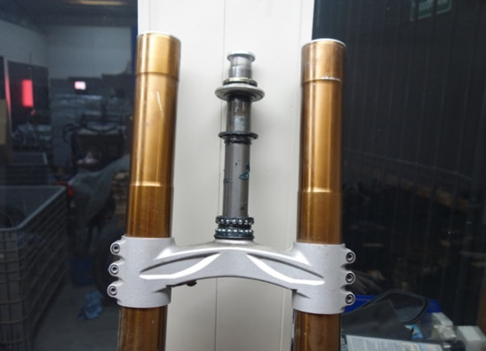 Voorpoten compleet Benelli TNT 1130 cafe racer