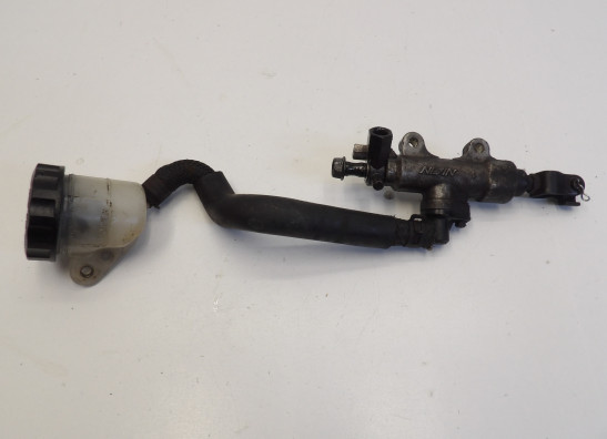 Rempomp achter Honda VFR 750