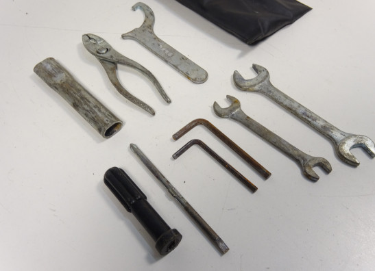 Bordwerkzeug Suzuki GSR 750