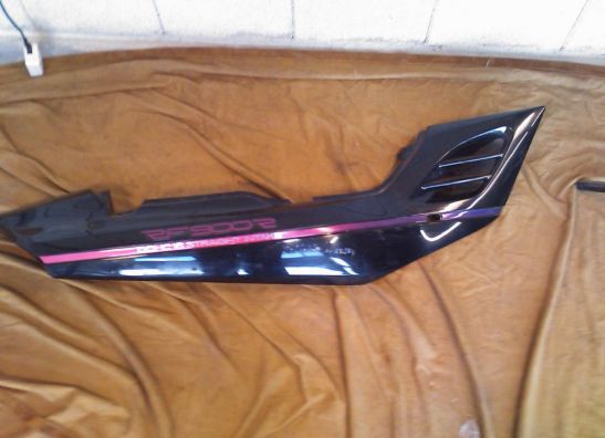 Rechter achterkant Suzuki RF 900