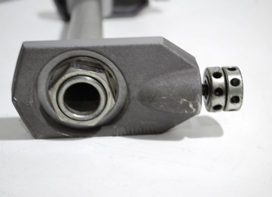 Hinterradachse Ducati 749  999