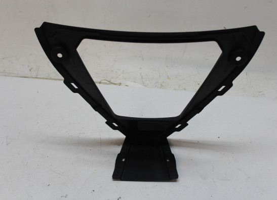 Cowl V shape under Suzuki GSX R 1000