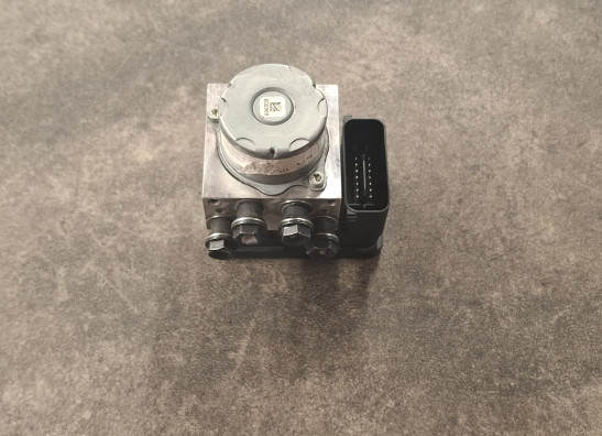 ABS pomp Triumph Speed triple RS