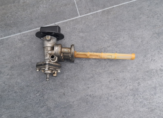 Benzinhahn Triumph Trident 900