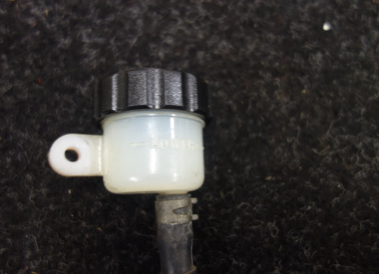 Rempomp achter Yamaha FJR 1300