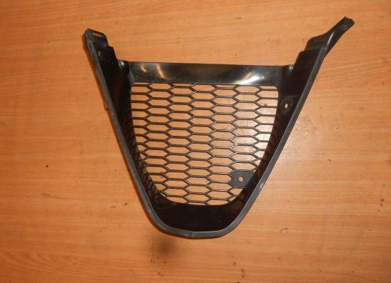 Cowl V shape under Suzuki GSX R 1000