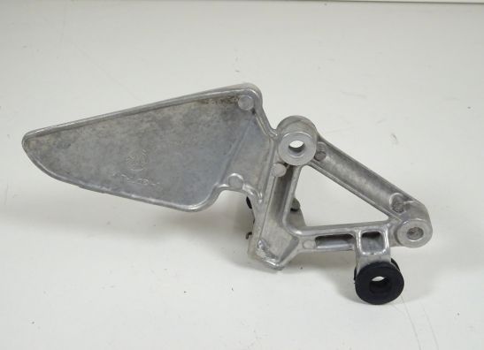 Fussrastetrager vorne links Honda CBR 1100 XX