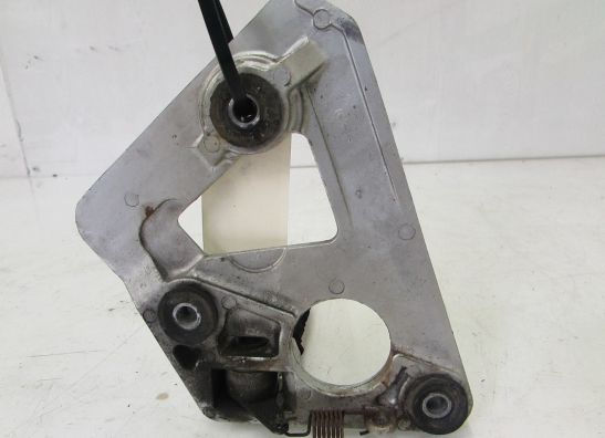 Fussrastetrager vorne rechts Suzuki GSX F 750