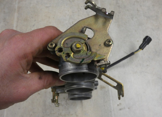 Gasklephuis Triumph 955 daytona