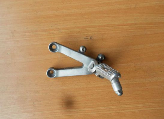 Fussrastetrager vorne links Honda CBR 600 RR