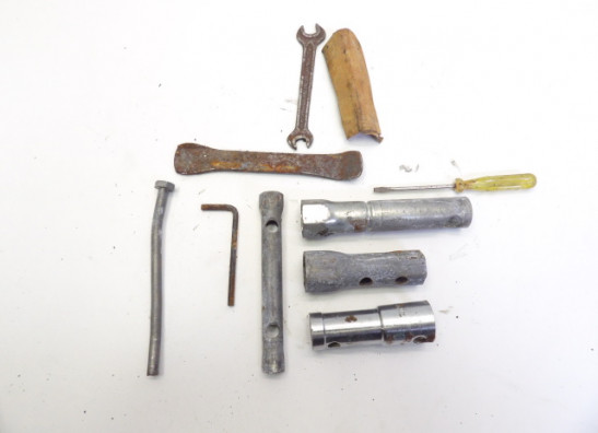 Tool set Suzuki GR 650