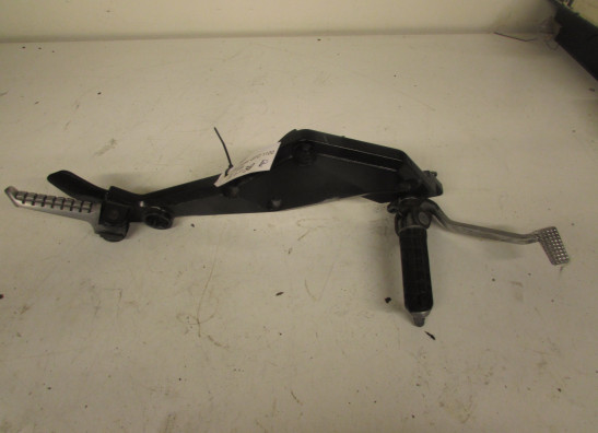 Fussrastetrager vorne rechts Kawasaki GPZ 1100