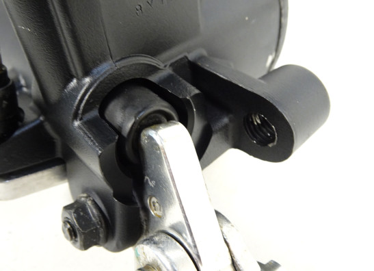 Bremszylinder vorne Aprilia Dorsoduro 750