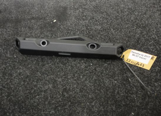 Koffer halter rechts Yamaha Tracer 700