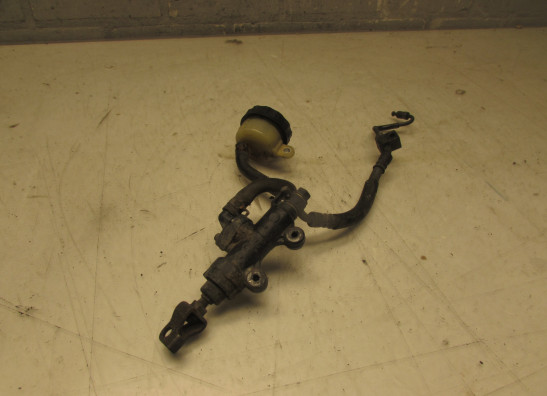 Rempomp achter Honda CBF 500