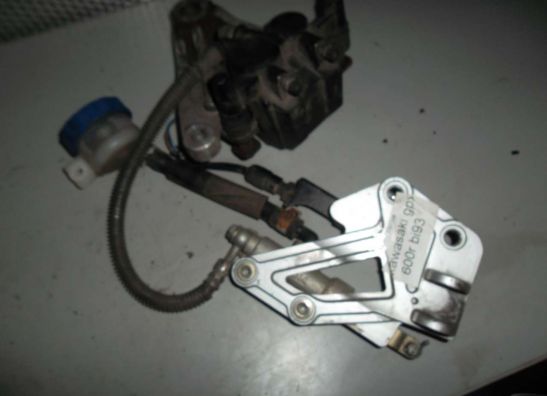 Fussrastetrager vorne rechts Kawasaki GPX 600