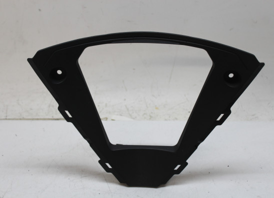 Cowl V shape under Suzuki GSX R 1000