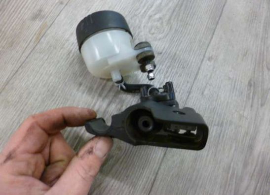 Front brake master cylinder  BMW F 800 GS