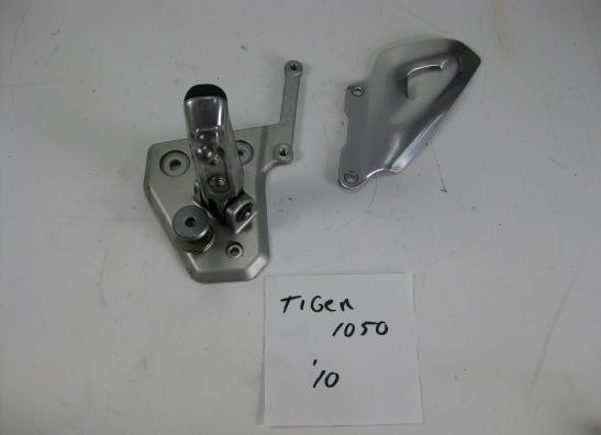 Main step holder left Triumph Tiger 1050