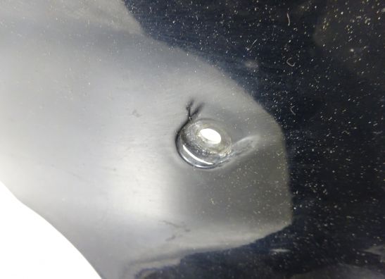 Cowl V shape under Kawasaki ZZR 600