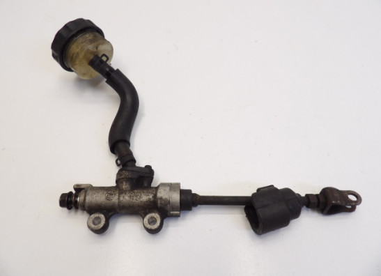 Rempomp achter Honda VT 1100