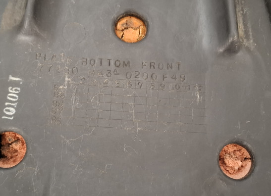 Zadel Honda VF 700  750 C Magna