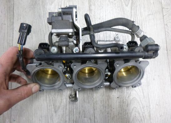 Gasklephuis Triumph Street Triple 675