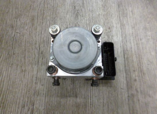 ABS pomp Ducati monster 696